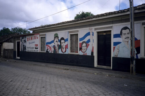 4563 hr RTW 27 Nov 1990 Nicaragua - Managua maybe