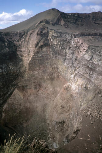 4564 RTW 28 Nov 1990 Santiago Crater of Volcan Masaya - Nicaragua