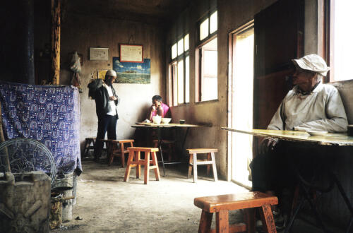 5696 hr RTW 22-29 Jul 1991 Xiahe, Gansu, China