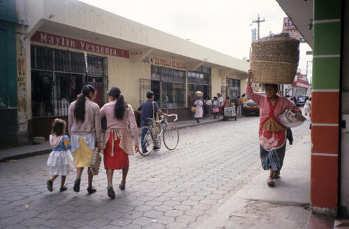4499 hr RTW 11-12 Nov 1990 - South to Huehuetenango and Zacaleu, Guatemala
