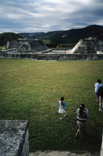 4502     RTW 11-12 Nov 1990 - South to Huehuetenango and Zacaleu, Guatemala