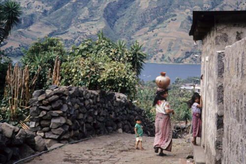 4515 hr RTW 13-15 Nov 1990 - Panajachel and Lago Atitlan, Guatemala