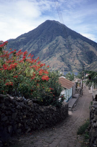 4516 hr RTW 13-15 Nov 1990 - Panajachel and Lago Atitlan, Guatemala