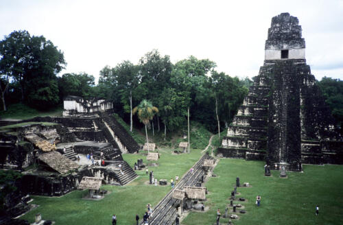 4530 hr RTW 17-18 Nov 1990 - Flight to Flores and Tikal, Guatemala