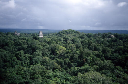4532 hr RTW 17-18 Nov 1990 - Flight to Flores and Tikal, Guatemala