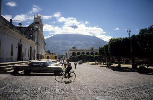4548     RTW 19-23 Nov 1990 - Antigua, Guatemala