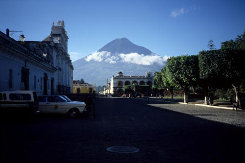 4555 hr RTW 19-23 Nov 1990 - Antigua, Guatemala