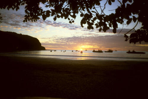 4576 hr RTW 28 Nov 1990 San Juan del Sur - Nicaragua