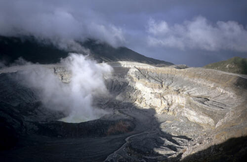 4579 hr RTW 1-2 Dec 1990 Volcan Poas near San Jose - Costa Rica