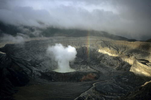 4581 hr RTW 1-2 Dec 1990 Volcan Poas near San Jose - Costa Rica
