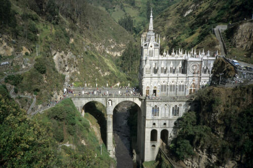 4592 hr RTW 7-8 Dec 1990 to Ipiales and Sanct. Las Lajas - Colombia
