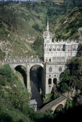 4593 hr RTW 7-8 Dec 1990 to Ipiales and Sanct. Las Lajas - Colombia