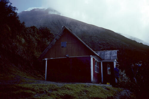 4632 hr RTW 19-25 Dec 1990 Baños  Tungurahua Ecuador