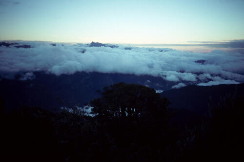 4636 hr RTW 19-25 Dec 1990 Baños  Tungurahua Ecuador