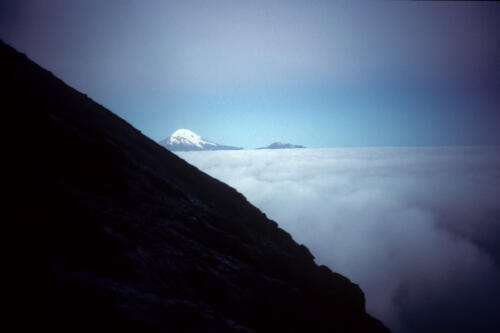 4639 hr RTW 19-25 Dec 1990 Baños  Tungurahua Ecuador
