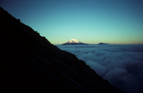 4641 hr RTW 19-25 Dec 1990 Baños  Tungurahua Ecuador