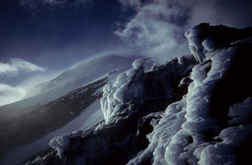 4642 hr RTW 19-25 Dec 1990 Baños  Tungurahua Ecuador