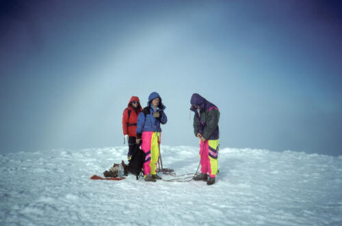 4645 hr RTW 19-25 Dec 1990 Baños  Tungurahua Ecuador