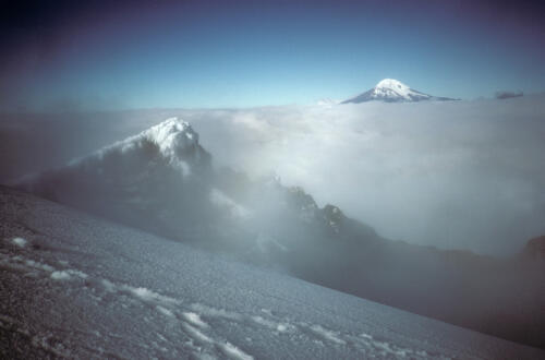 4648 hr RTW 19-25 Dec 1990 Baños  Tungurahua Ecuador
