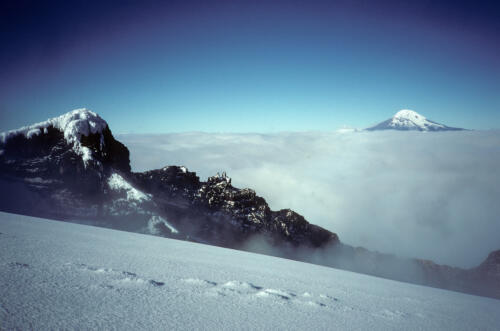 4649 hr RTW 19-25 Dec 1990 Baños  Tungurahua Ecuador