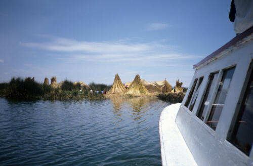 4704 hr RTW 4-5 Jan 1991 Puno and the Uros Islands Peru