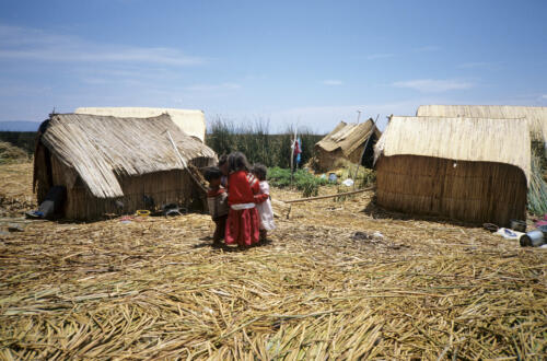 4707 hr RTW 4-5 Jan 1991 Puno and the Uros Islands Peru