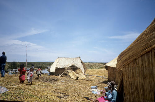 4708 hr RTW 4-5 Jan 1991 Puno and the Uros Islands Peru