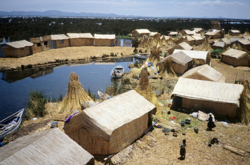 4715 hr RTW 4-5 Jan 1991 Puno and the Uros Islands Peru