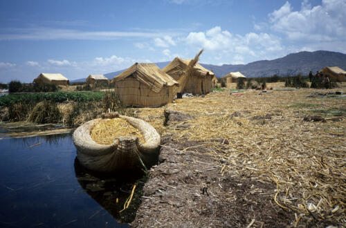 4718 hr RTW 4-5 Jan 1991 Puno and the Uros Islands Peru