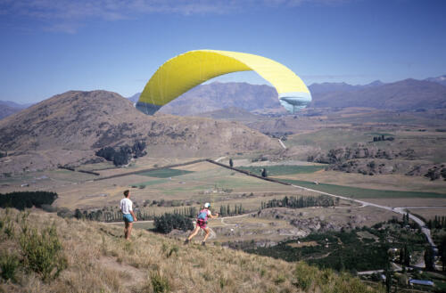 5107 hr RTW 12 Mar 1991 Paragliding near Queenstown NZ