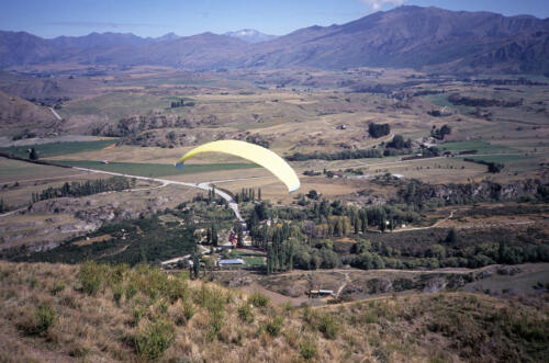 5108 hr RTW 12 Mar 1991 Paragliding near Queenstown NZ