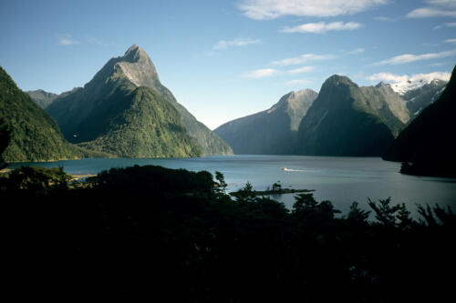 5127 hr RTW 13-14 Mar 1991 Milford Sound NZ