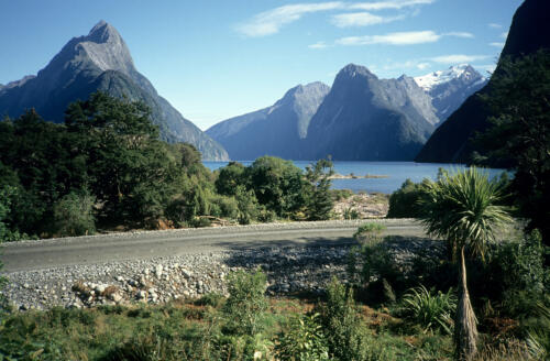 5128 hr RTW 13-14 Mar 1991 Milford Sound NZ