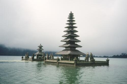 5268 hr RTW 20-24 Apr 1991 Bali Indonesia