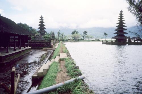 5270 hr RTW 20-24 Apr 1991 Bali Indonesia