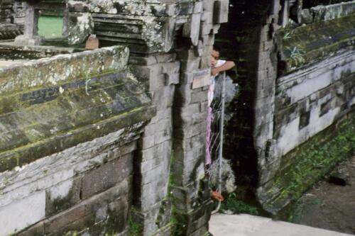 5272 hr RTW 20-24 Apr 1991 Bali Indonesia