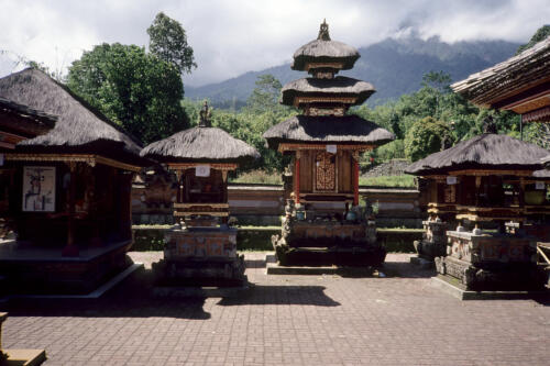 5339 hr RTW 8-10 May 1991 Bali Indonesia