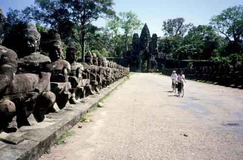 5477 hr RTW 15-18 Jun 1991 Siem Riap  Angkor Cambodia