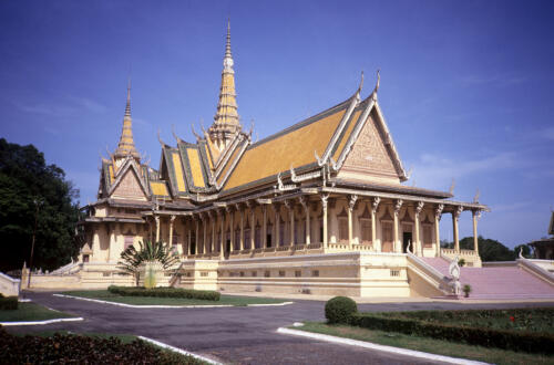 5536 hr RTW 18-21 Jun 1991 Phnom Penh Cambodia