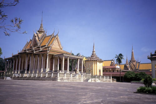 5537 hr RTW 18-21 Jun 1991 Phnom Penh Cambodia