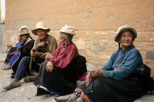 5687 hr RTW 22-29 Jul 1991 Xiahe, Gansu, China