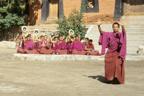 5731 hr RTW 22-29 Jul 1991 Xiahe Gansu China