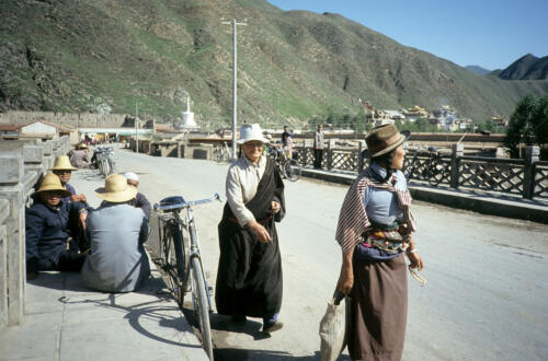 5739 hr RTW 22-29 Jul 1991 Xiahe Gansu China