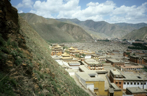 5743 hr RTW 22-29 Jul 1991 Xiahe Gansu China