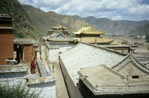 5745 hr RTW 22-29 Jul 1991 Xiahe Gansu China